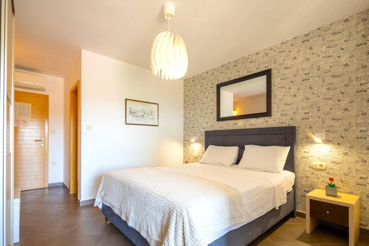 Island Hvar Seaside Villa Levanda With Beach, Pool & Seaview ฮวาร์ ภายนอก รูปภาพ