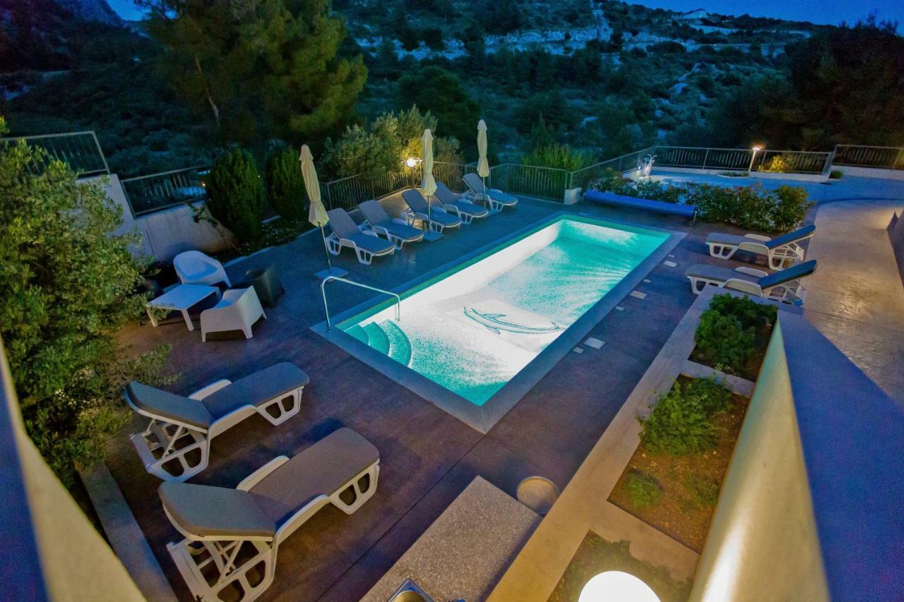 Island Hvar Seaside Villa Levanda With Beach, Pool & Seaview ฮวาร์ ภายนอก รูปภาพ