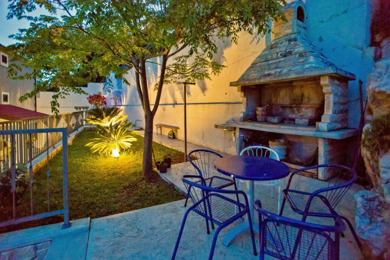 Island Hvar Seaside Villa Levanda With Beach, Pool & Seaview ฮวาร์ ภายนอก รูปภาพ