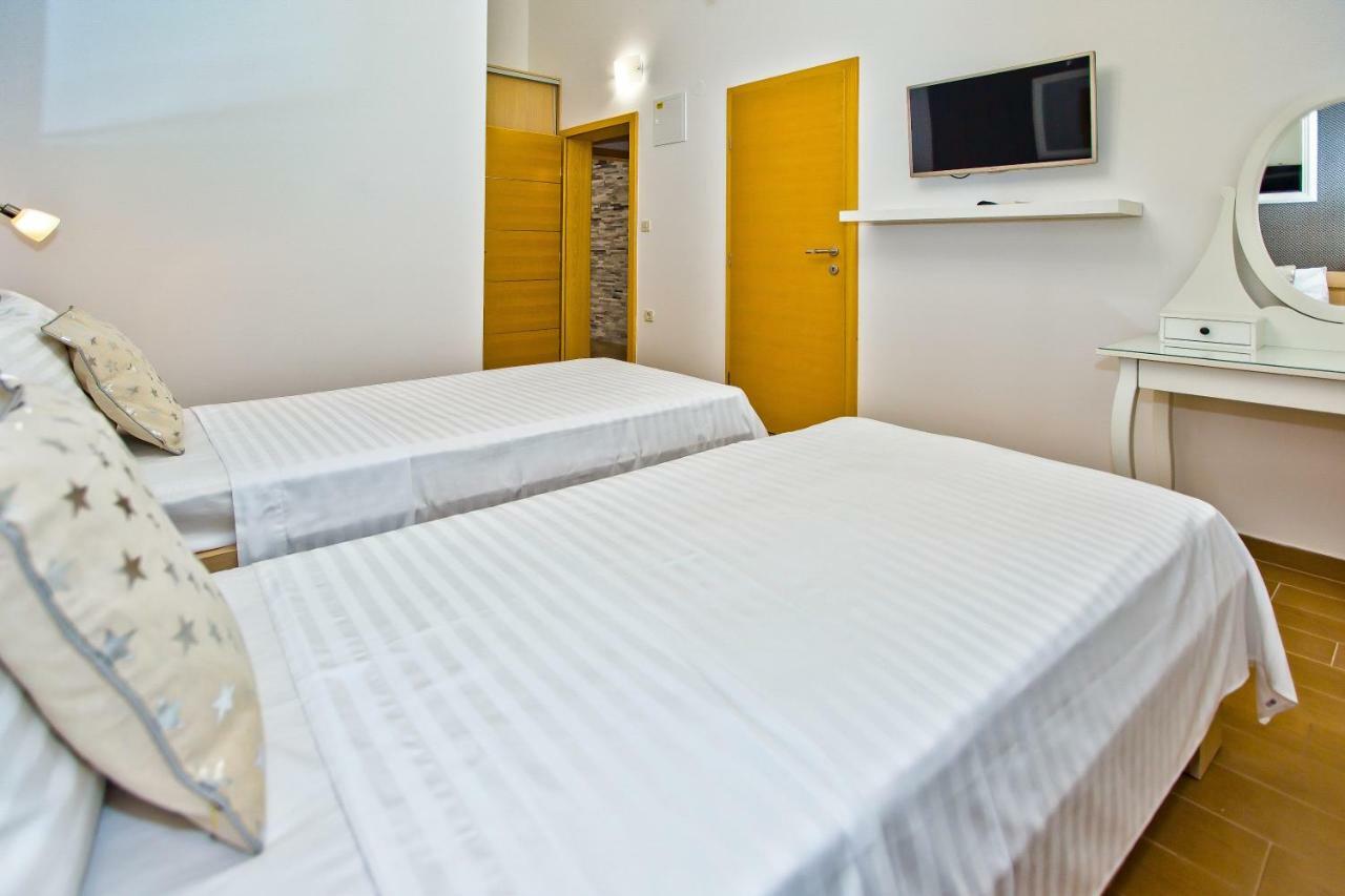 Island Hvar Seaside Villa Levanda With Beach, Pool & Seaview ฮวาร์ ภายนอก รูปภาพ