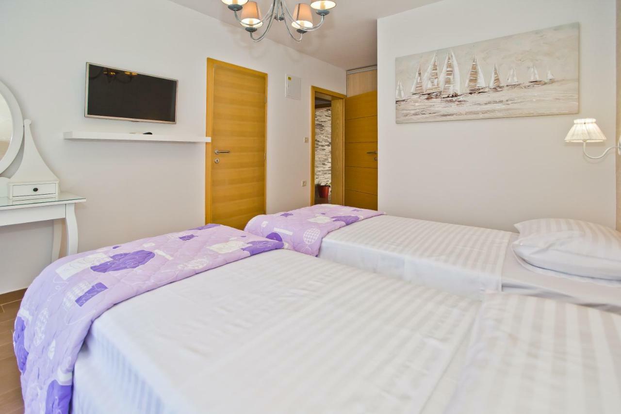 Island Hvar Seaside Villa Levanda With Beach, Pool & Seaview ฮวาร์ ภายนอก รูปภาพ