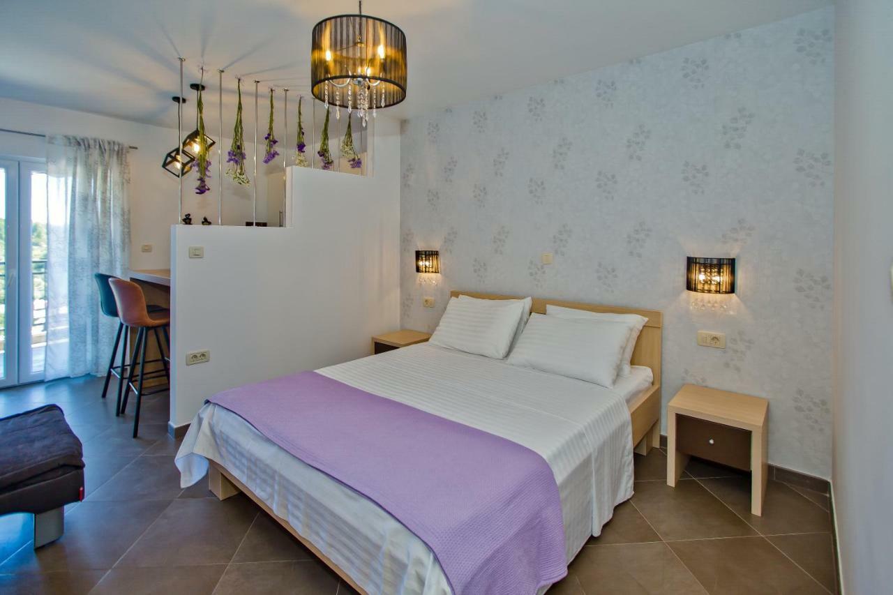 Island Hvar Seaside Villa Levanda With Beach, Pool & Seaview ฮวาร์ ภายนอก รูปภาพ