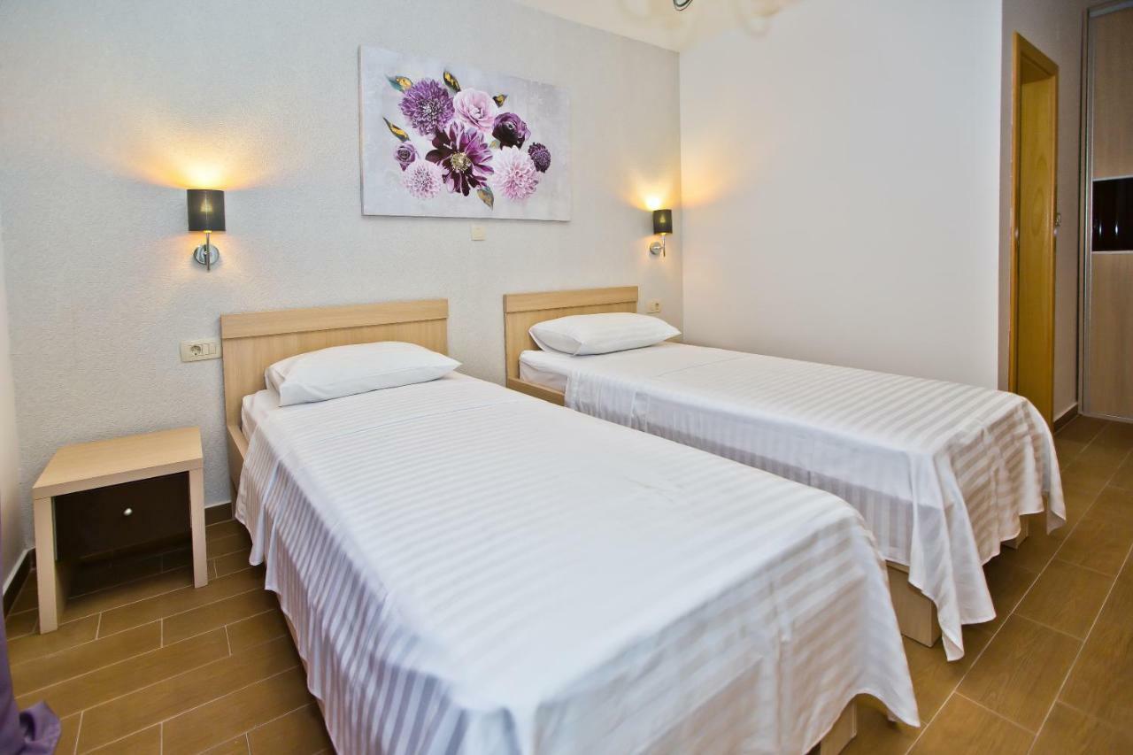 Island Hvar Seaside Villa Levanda With Beach, Pool & Seaview ฮวาร์ ภายนอก รูปภาพ
